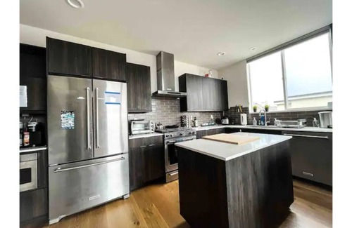 East Queen Anne House | Private Home with view near Downtown & Space Needle