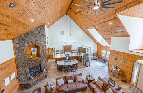 Pearcy Cabin | Private Hot Springs Cabin on Six Acres w/Pond and Game Room! Pet Friendly!