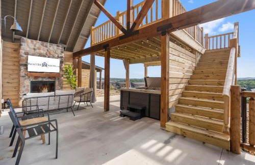 Table Rock House | Private Hot Tub-Free Attraction Tickets-Lake Lookout-Community Indoor & Outdoor Pools