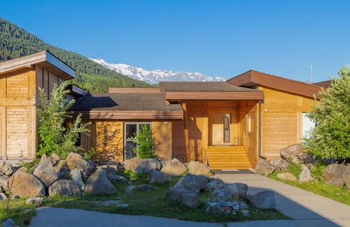 Bagvdanari Ski Chalet | Private house in Mestia with 6 bedrooms