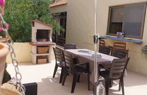 Ta' Bragg Villa | Private Huge Super Located VILLA Gardens Terraces WIFI Billiards Air-Conditioned