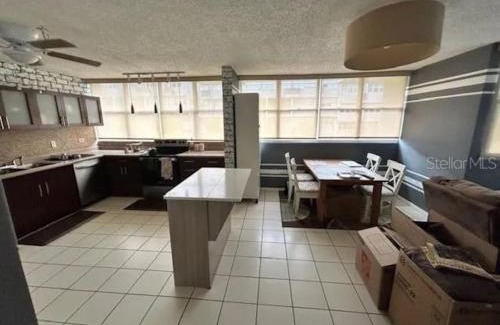 Rio Piedras Apartment | Private King Room with bath in Shared Apartment