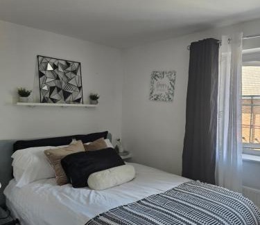 Spencers Wood House | Private kingsize room