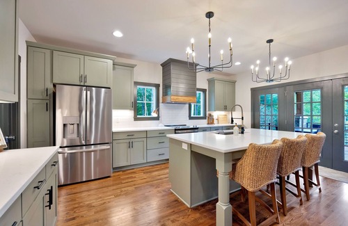 Cooleys Rift House | Private Lake! Waterfalls! Hiking Trails in Sewanee