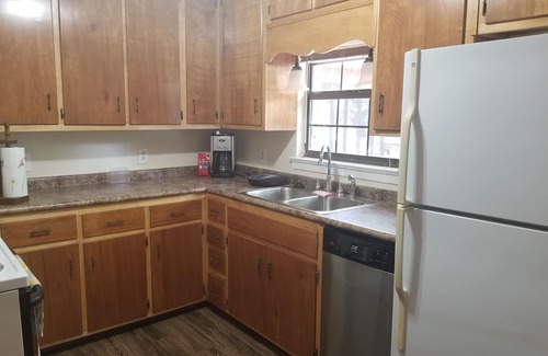 De Funiak Springs House | Private lakefront home w/porch & dock-fish, relax; quiet & shady