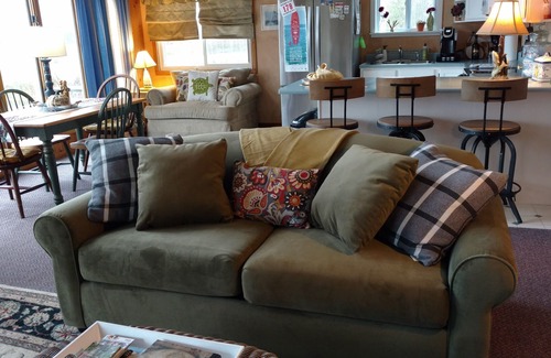 Malletts Bay Cottage | Private lakefront cottage on Lake Champlain, feet from Causeway bike path.