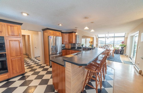 Whitingham House | Private Large Spacious Mt Snow Ski-Lake Home Vermont