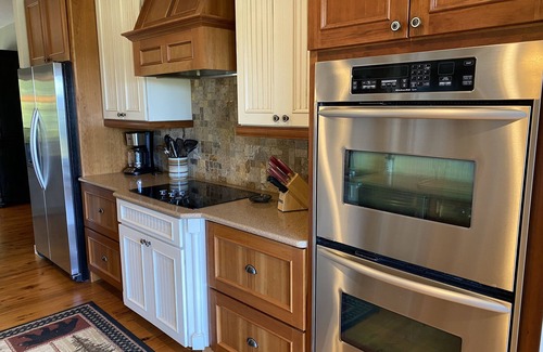 Vilas House | Private luxury home, sunset/mountain views, game room, pet-friendly, sleeps 22