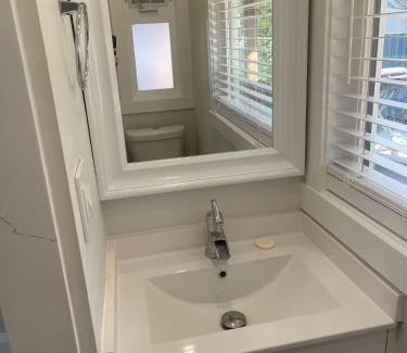 Hope House | Private Luxury Relaxing HOME w BBQ & Gas Fire-pit