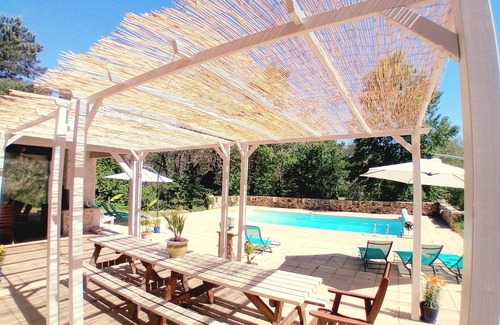 La Douze Villa | Private luxury villa with private pool in the nature of the Dordogne in Ladouzen