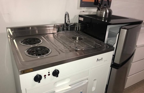 Golden Glades Apartment | Private Miami Studio Get-Away