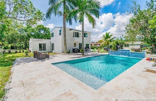 Golden Glades Apartment | Private Miami Studio Get-Away