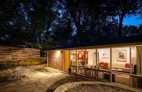 North Kensington House | Private mid-century modern haven just 5 miles from DC