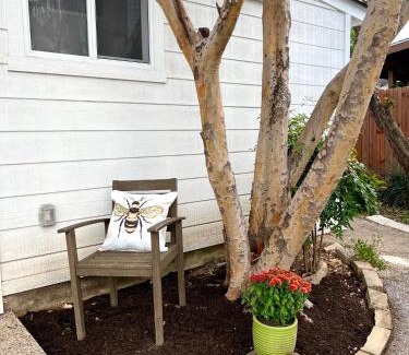 Babcock North House | Private modern guesthouse, near La Cantera/Medical Center