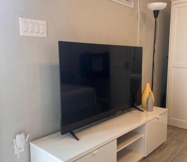 Babcock North House | Private modern guesthouse, near La Cantera/Medical Center