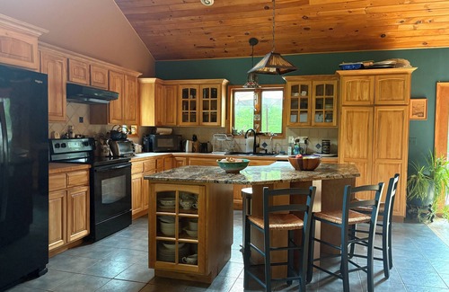 New Paltz House | Private New Paltz contemporary in nature paradise