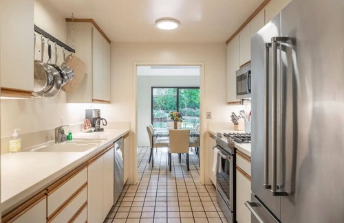 West of the Alameda House | Private Oasis — Comfortable House near Stanford with Beautiful Garden