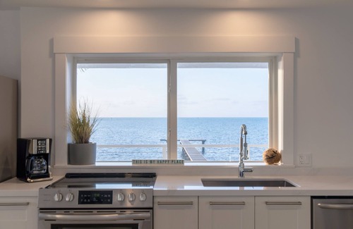 Islamorada House | Private Oceanfront: Heated Pool, Paddleboards & Kayaks - 180 degree ocean views