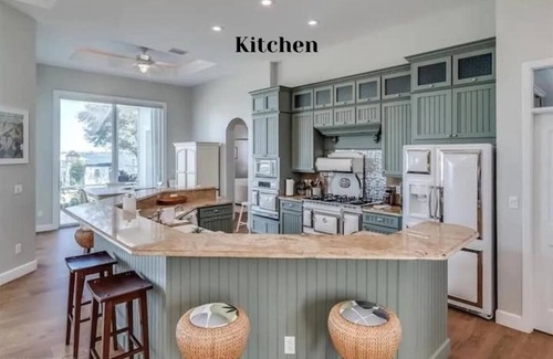 Lake Placid House | Private Old Florida Lake House Retreat 5 bedroom 4 bathroom home away from home