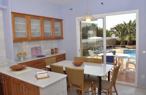 Ciudadela Villa | PRIVATE POOL, SMART TV, FREE WIFI. VILLA FRANCISCA HOUSE-CHALET