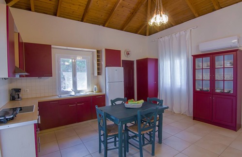 Lixouri Villa | Private Paradise .Private Swimming Pool + beautiful garden. 1 min walk to beach