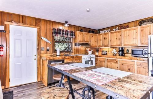 St Germain House | Private, Pet Friendly Vacation Home on Lost Lake