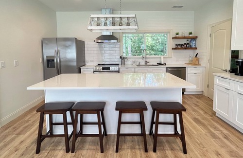 Waxhaw House | Private pond 4 bedrooms house