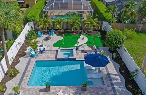 Naples Park House | Private Pool and Lanai! Walking distance to Vanderbilt Beach!