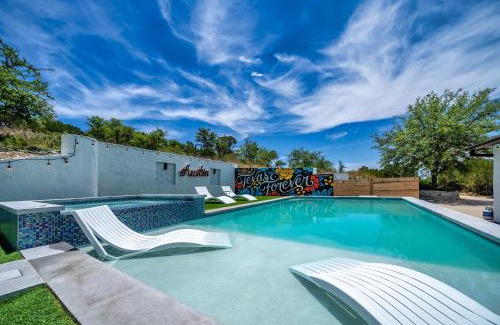 Austin House | Private Pool Backyard BBQ Grill Luxurious Home