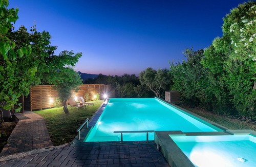 Darmarochori Villa | Private pool ★ BBQ area ★ Sea View ★ 5 Bedrooms ★ 1km to the beach