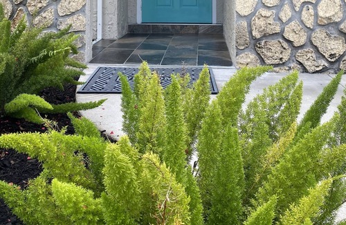 Palm River Estates House | Private Pool, Beach 5min.King Master Suite Walk2 Pickle Ball & Golf