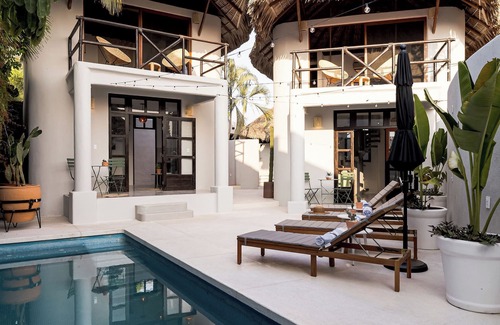 Puerto Escondido Villa | Private Pool, Chic, Step’s from beach in beautiful Puerto Escondido - WiFi, AC