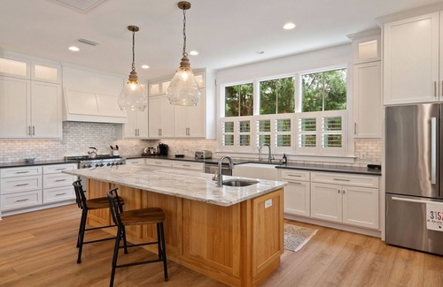 Saint Simons Heights House | Private Pool | East Beach Cottage | Walk to Beach