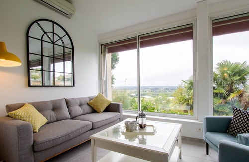 Duras Villa | Private pool, great views, AC, walk into town, weekly market, shops, restaurants