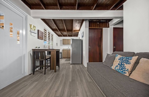 Rio Villa | Private Pool Pet-friendly Steps to the Beach