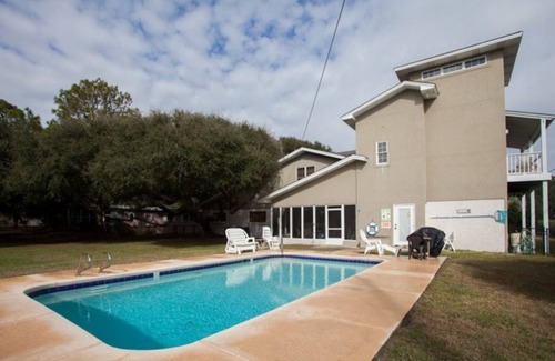 Jekyll Island House | Private pool short walk to beach.