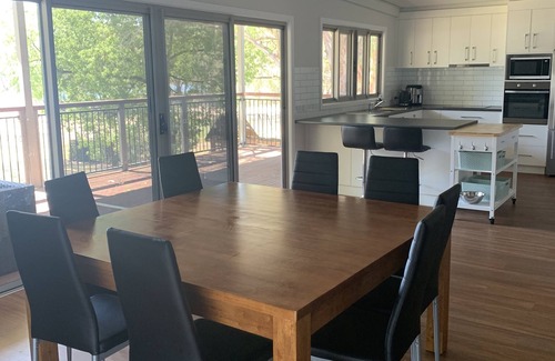 Ebden House | Private property on the Hume Weir - waterfront access. Family and pet friendly