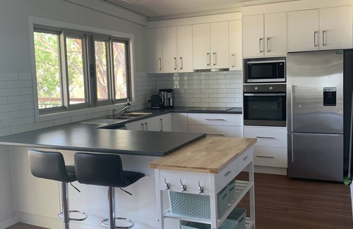 Ebden House | Private property on the Hume Weir - waterfront access. Family and pet friendly