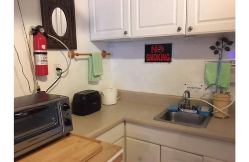Richmond Cottage | Private, Quiet, 240sqft Cottage-All to Yourself