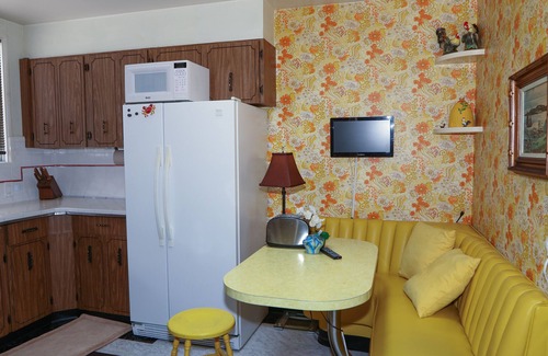 Westlake House | Private, Quiet, and Furnished Home Away from Home by the Olympic Golf Course
