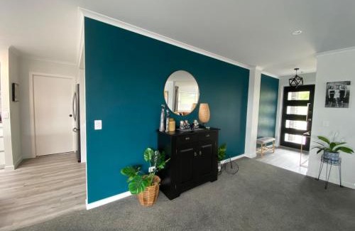 Richmond House | PRIVATE QUIET and MODERN HOME