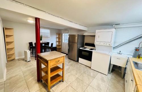 Fairfax House | Private & Quiet Guest House I 15 Min from DC