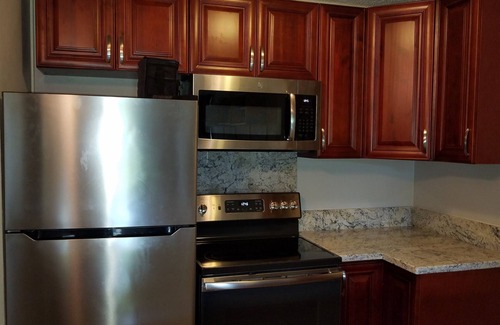 Waimalu Condo | Private, Quiet +Kitchen, Inside Laundry, Prkg/Pool/Hot Tub, best of Affordable!