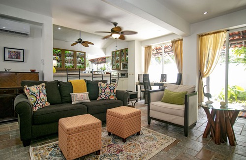 Colonia Independencia House | Private Resort with Amazing Pool and Gardens