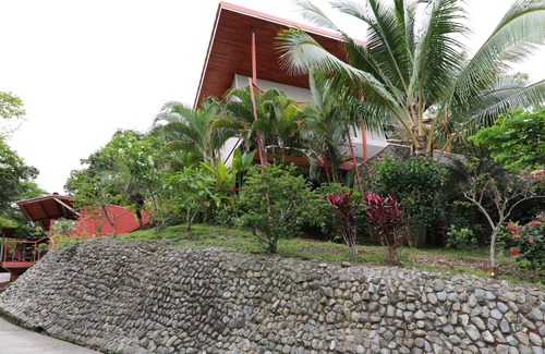 Valle Pura Vida House | PRIVATE RAINFOREST RETREAT CLOSE TO BEACHES, NATIONAL PARK AND FABULOUS DINING