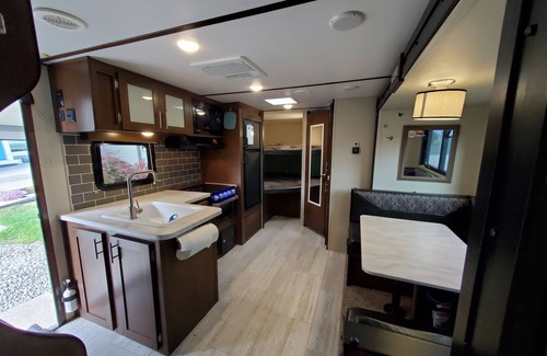 Buckley House | Private, relaxing space 5 min to Bonney Lake or Buckley. Family & pet-friendly!