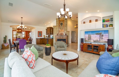 Yucca Valley House | Private Retreat @ DESERTVIEW RANCH with 3 acres and amazing 360 degree views.