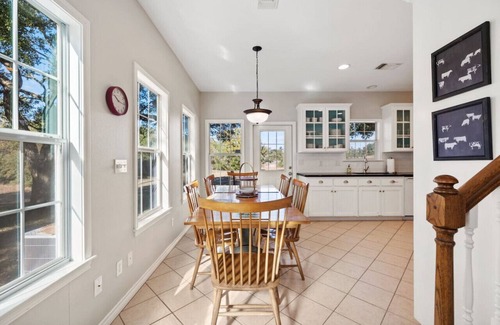 Wellborn House | Private Retreat on 50 Acres of Countryside Bliss!