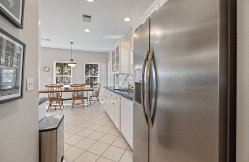 Wellborn House | Private Retreat on 50 Acres of Countryside Bliss!