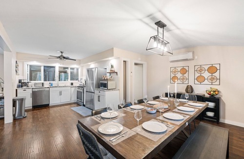 Cresco House | Private Retreat on 6 acres - 15 Mins to Camelback